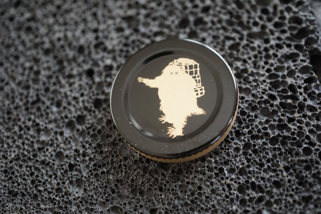 Japanese Sake Bottle Cap Magnets – Handmade Art Set (6 Pieces, Heritage Black Collection)❸