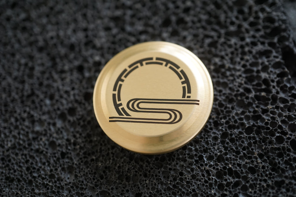 Japanese Sake Cap Magnet Set – Minimal Gold & Black Edition❻