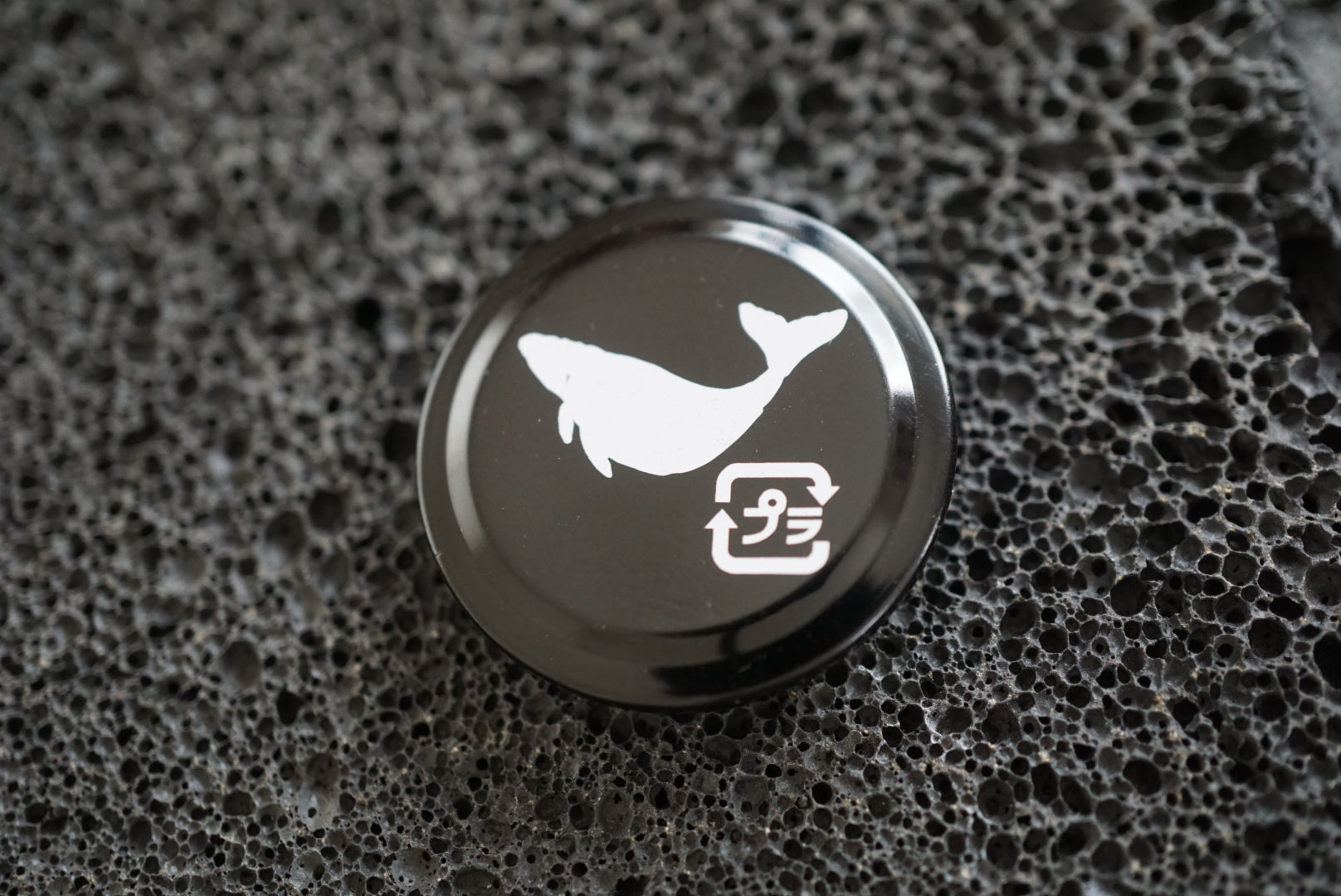 Japanese Sake Cap Magnet Set – Graphic & Emblem Collection❺