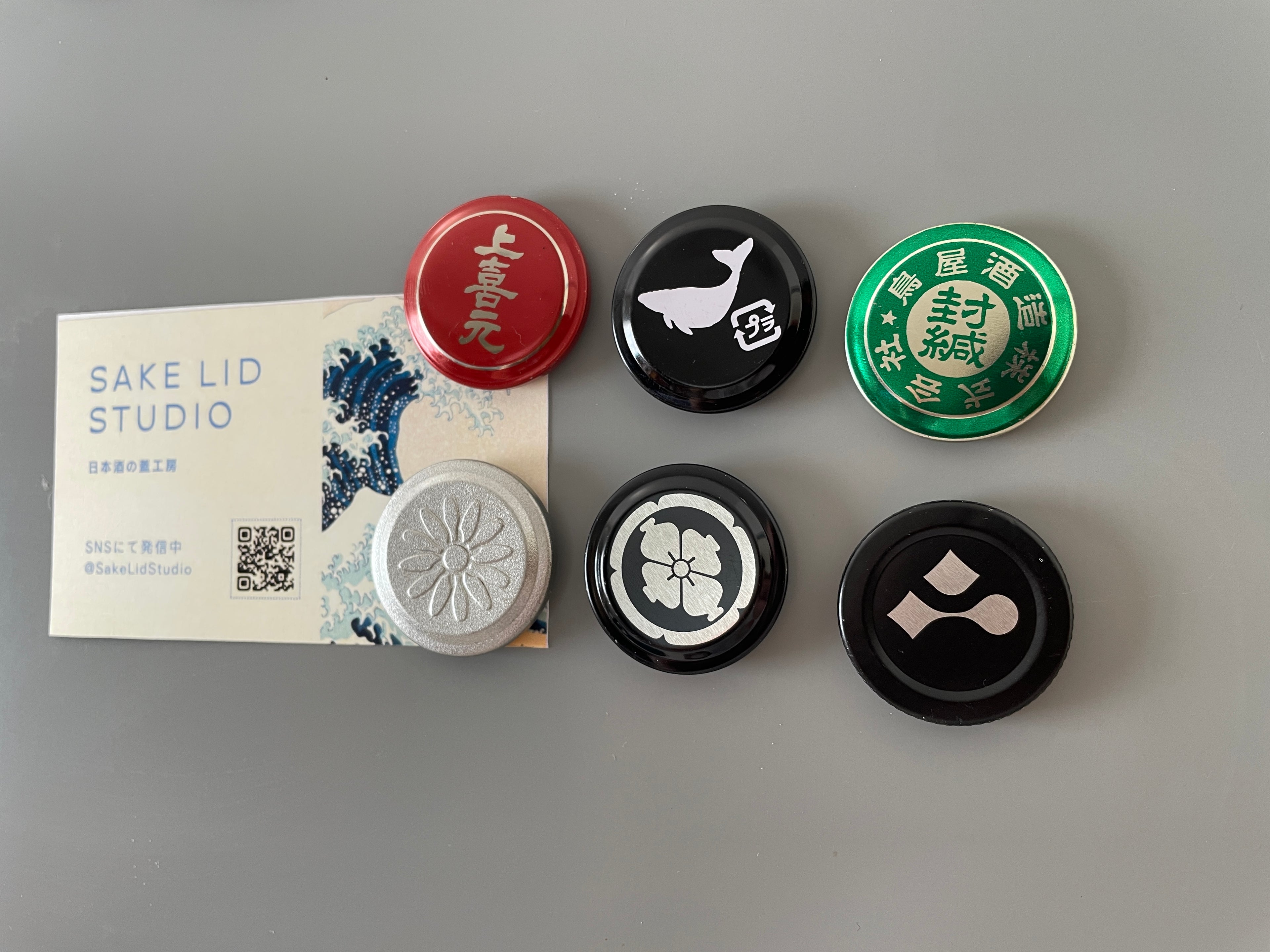 Japanese Sake Cap Magnet Set – Graphic & Emblem Collection❺