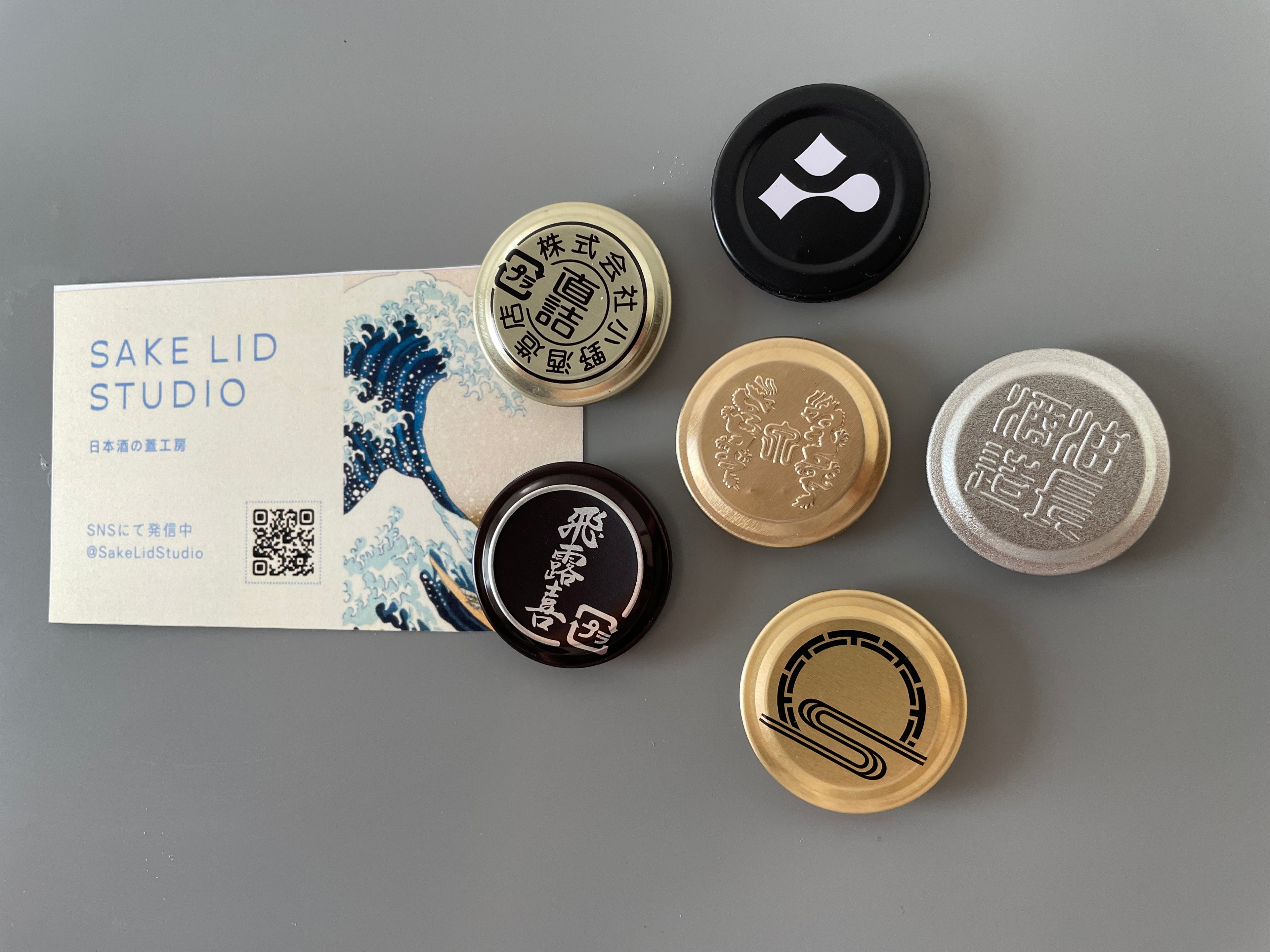 Japanese Sake Cap Magnet Set – Minimal Gold & Black Edition❻